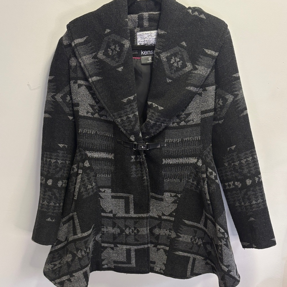 Kensie Aztec Patterned Gray A-Line Coat/ Snap and belt closure/ Size small
